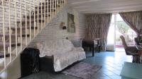 Lounges - 40 square meters of property in The Hill