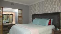 Main Bedroom - 34 square meters of property in Bordeaux