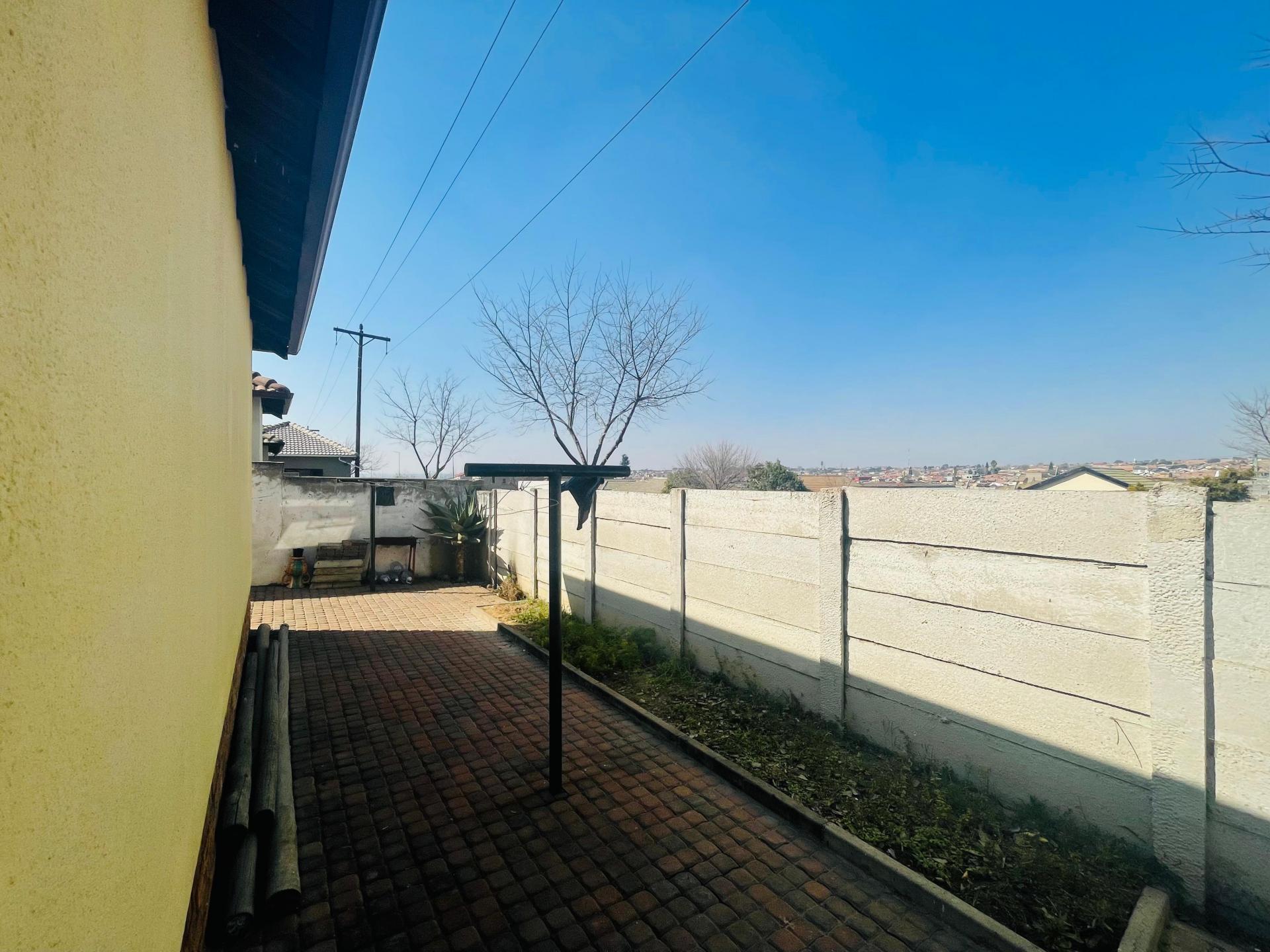  of property in Kaalfontein