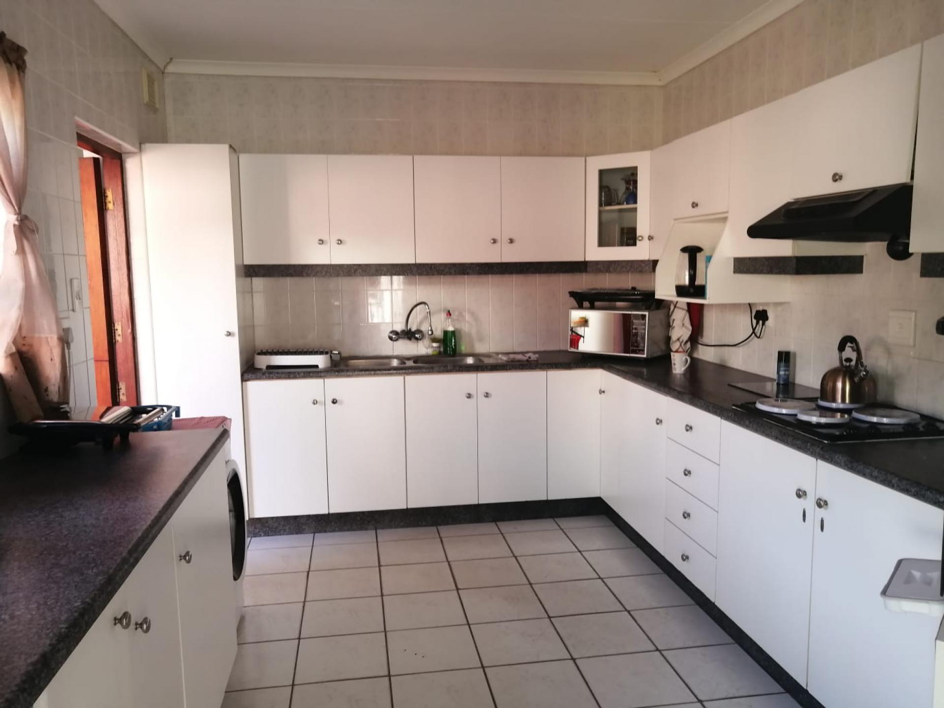  of property in Uvongo