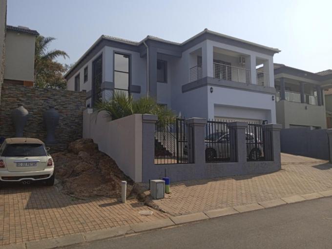 4 Bedroom House for Sale For Sale in South Crest - MR719224