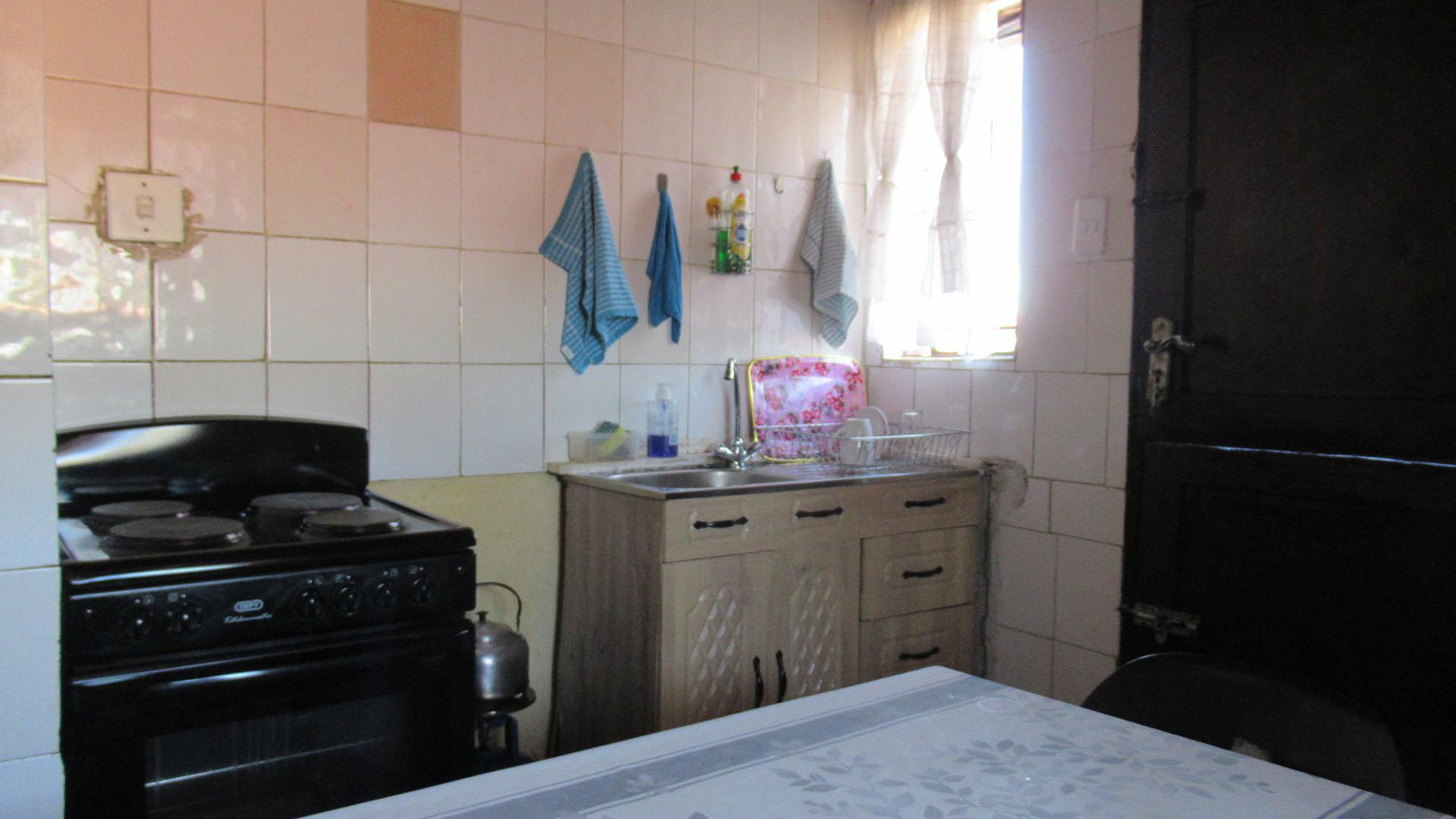 Kitchen - 11 square meters of property in Evaton Small Farms