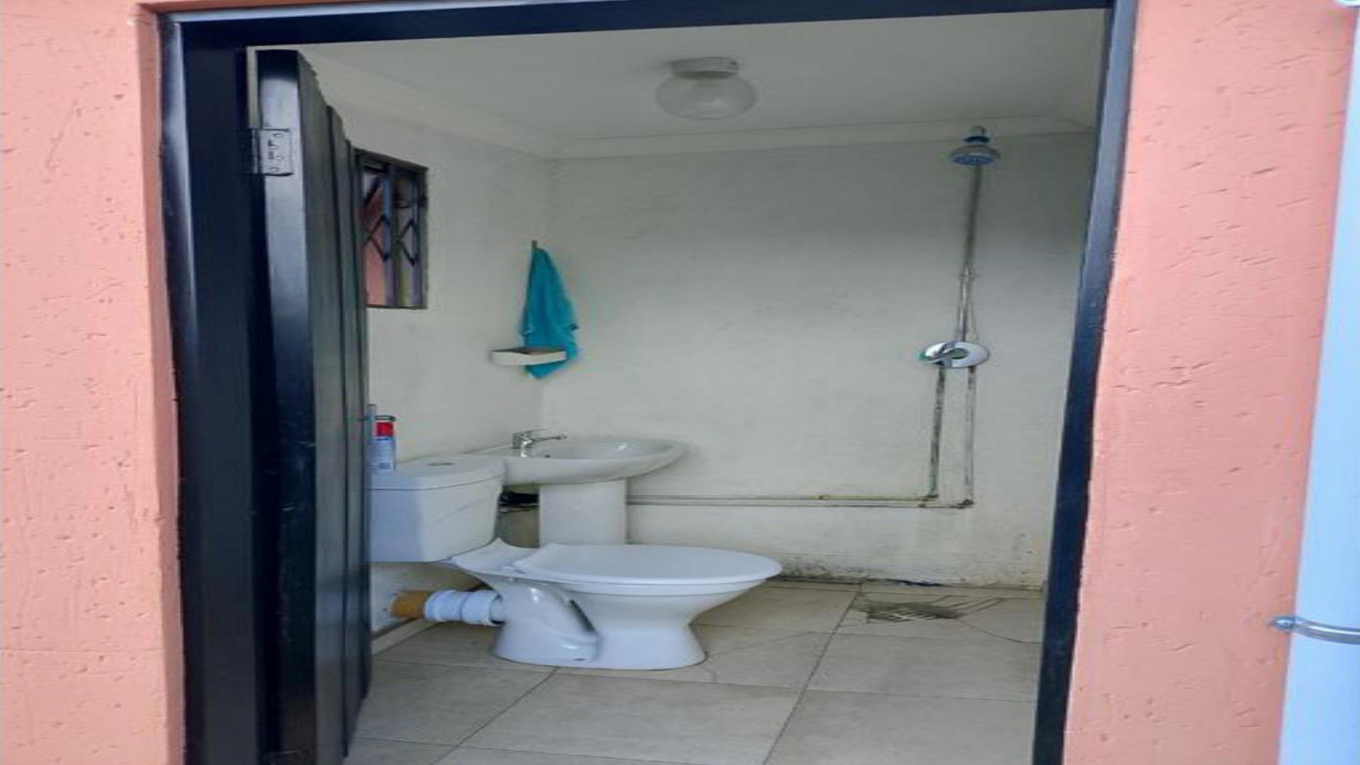 Bathroom 2 of property in Evaton Small Farms