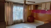 Bed Room 1 of property in Sea View 