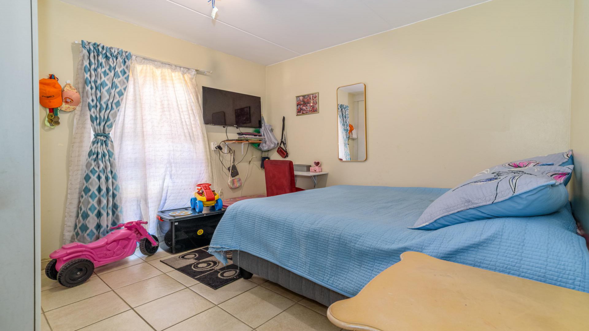 Bed Room 2 of property in Sundowner