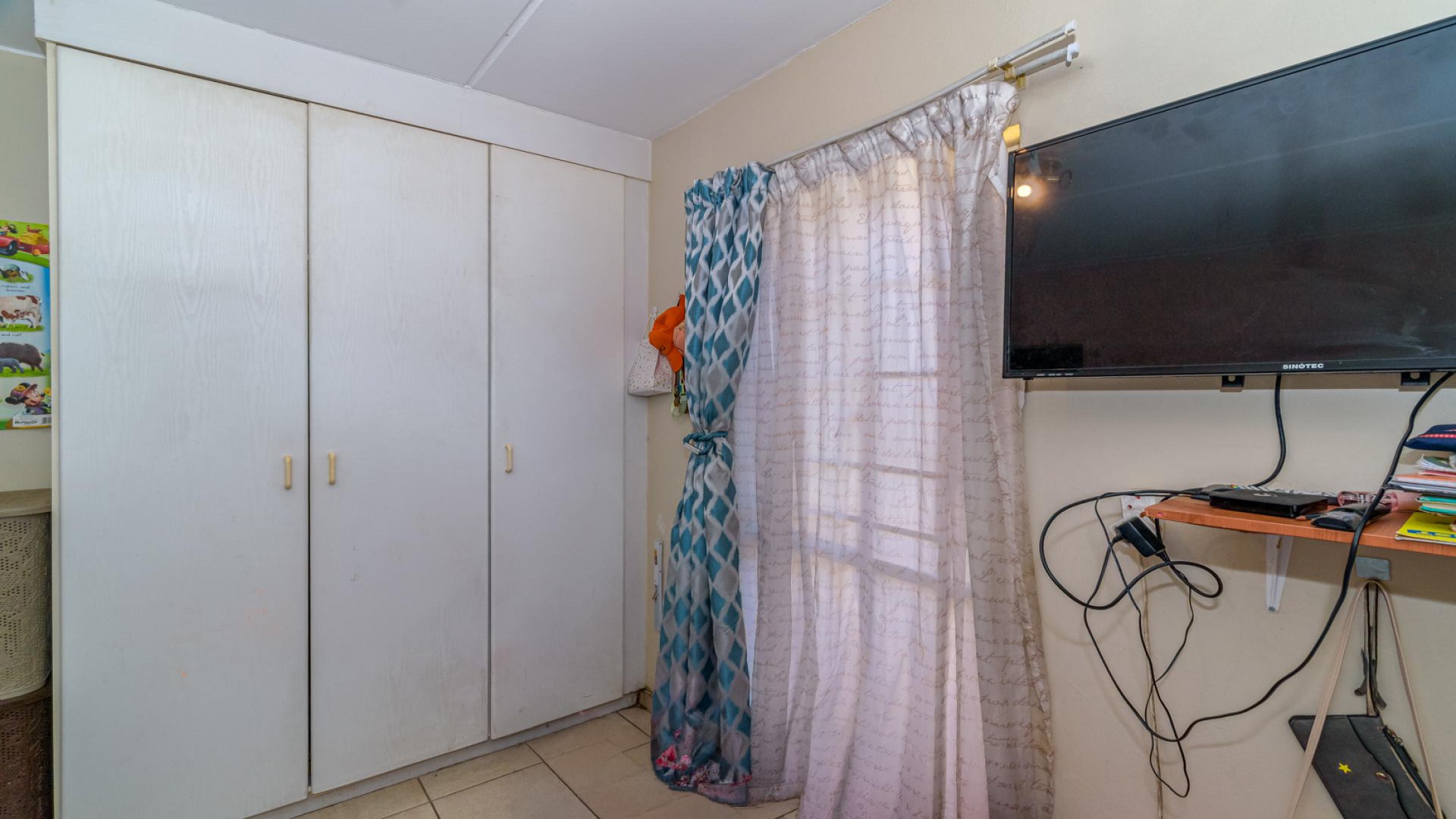 Bed Room 2 of property in Sundowner