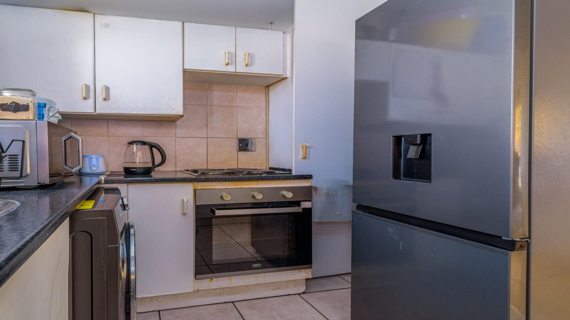 Kitchen of property in Sundowner