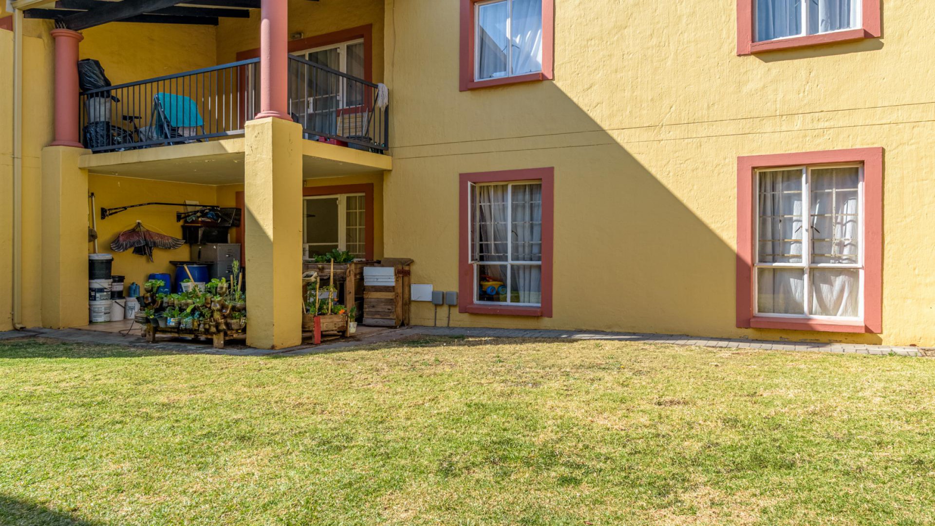 Front View of property in Sundowner