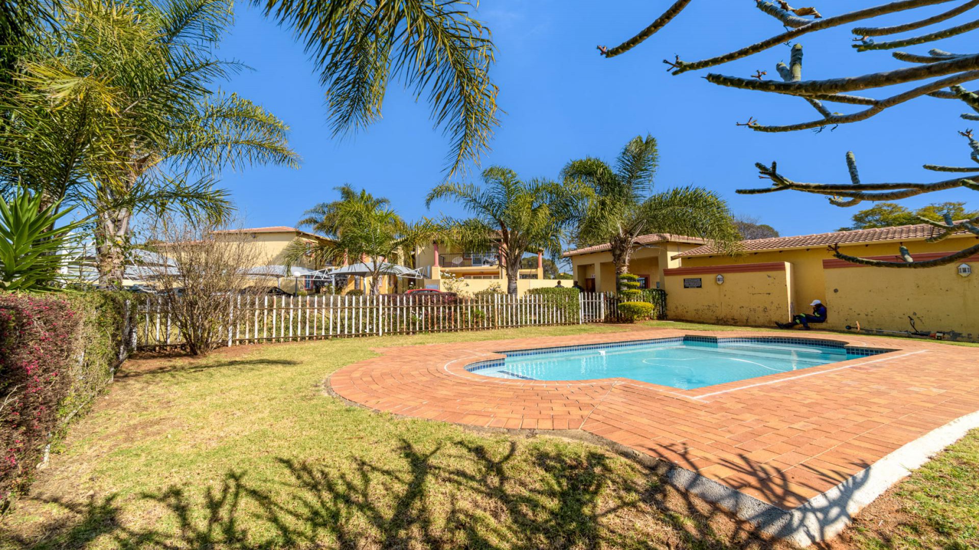 Swimming Pool of property in Sundowner