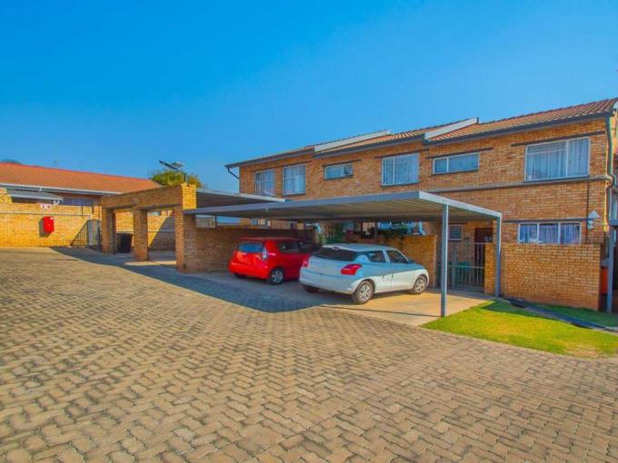 2 Bedroom Duplex for Sale For Sale in Roodekrans - MR719268