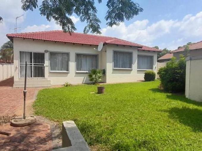 3 Bedroom House to Rent in Thatchfield - Property to rent - MR719270