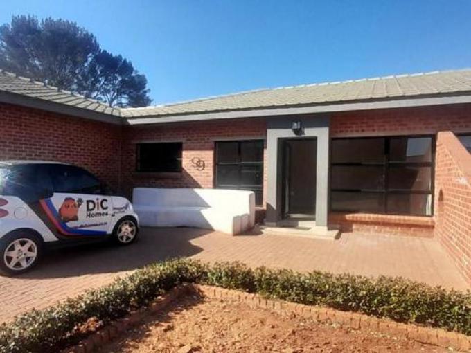 2 Bedroom Simplex to Rent in Zwartkop - Property to rent - MR719271