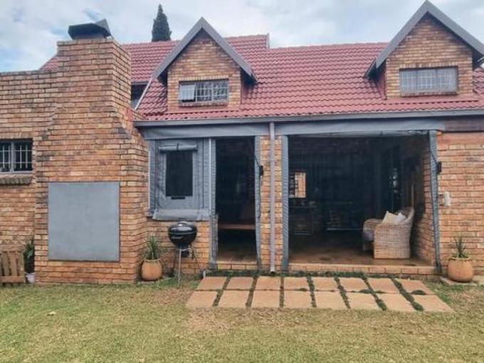 5 Bedroom House for Sale For Sale in Zwartkop - MR719273