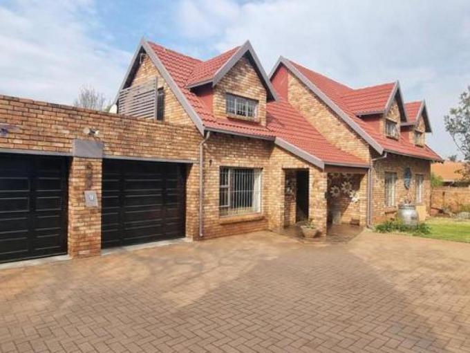5 Bedroom House for Sale For Sale in Zwartkop - MR719273