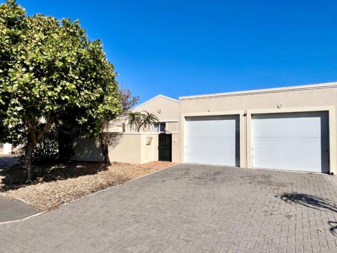 3 Bedroom House to Rent in Sunningdale - CPT - Property to rent - MR719285
