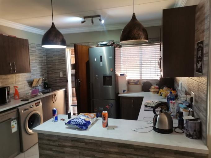 3 Bedroom Simplex to Rent in Eldoraigne - Property to rent - MR719286