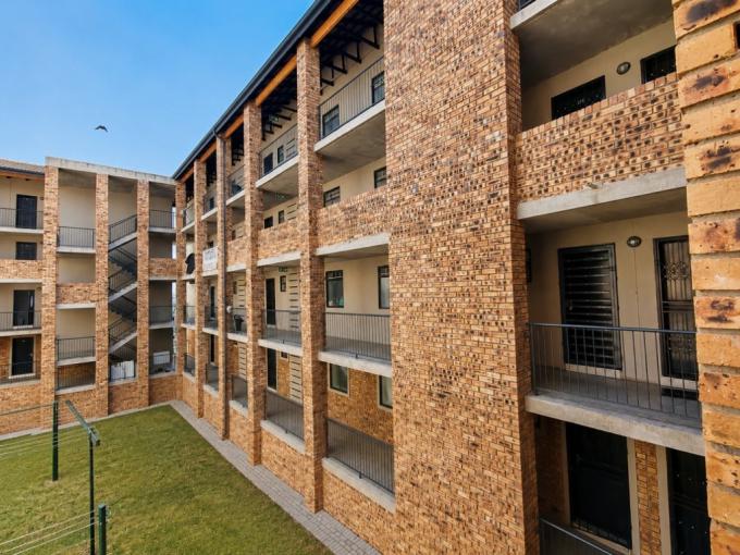 2 Bedroom Simplex for Sale For Sale in South Hills - MR719287