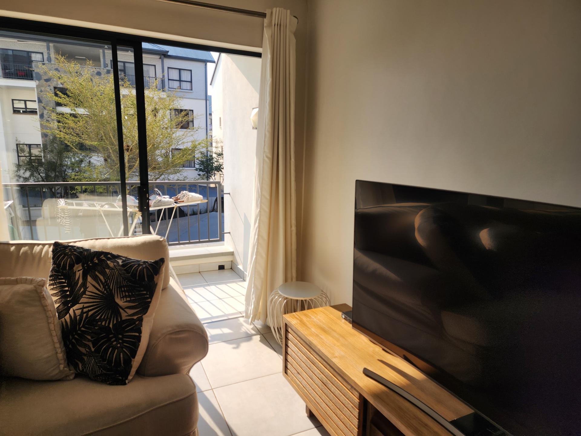  of property in Crowthorne AH