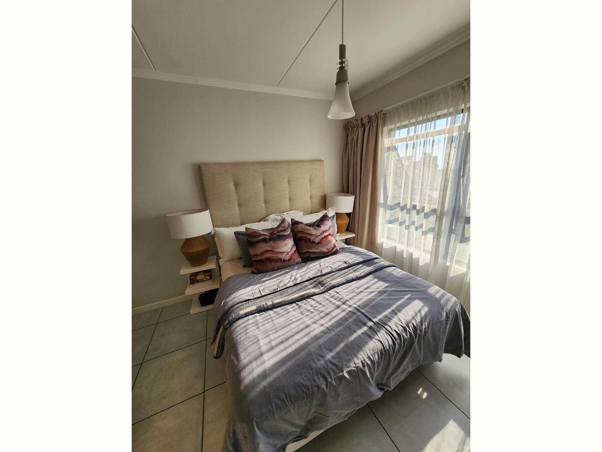  of property in Crowthorne AH