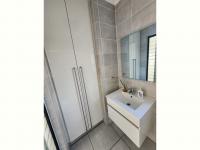  of property in Crowthorne AH