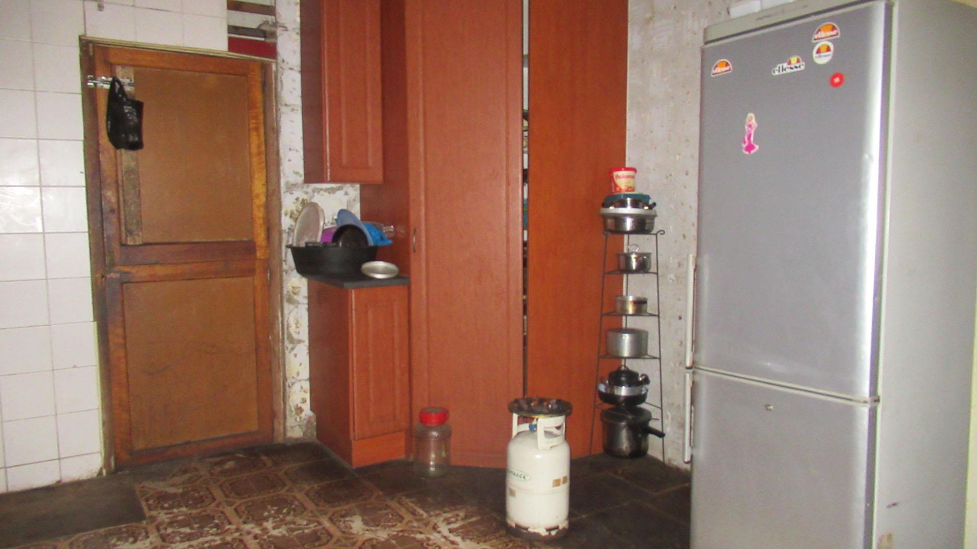 Kitchen - 17 square meters of property in South Hills