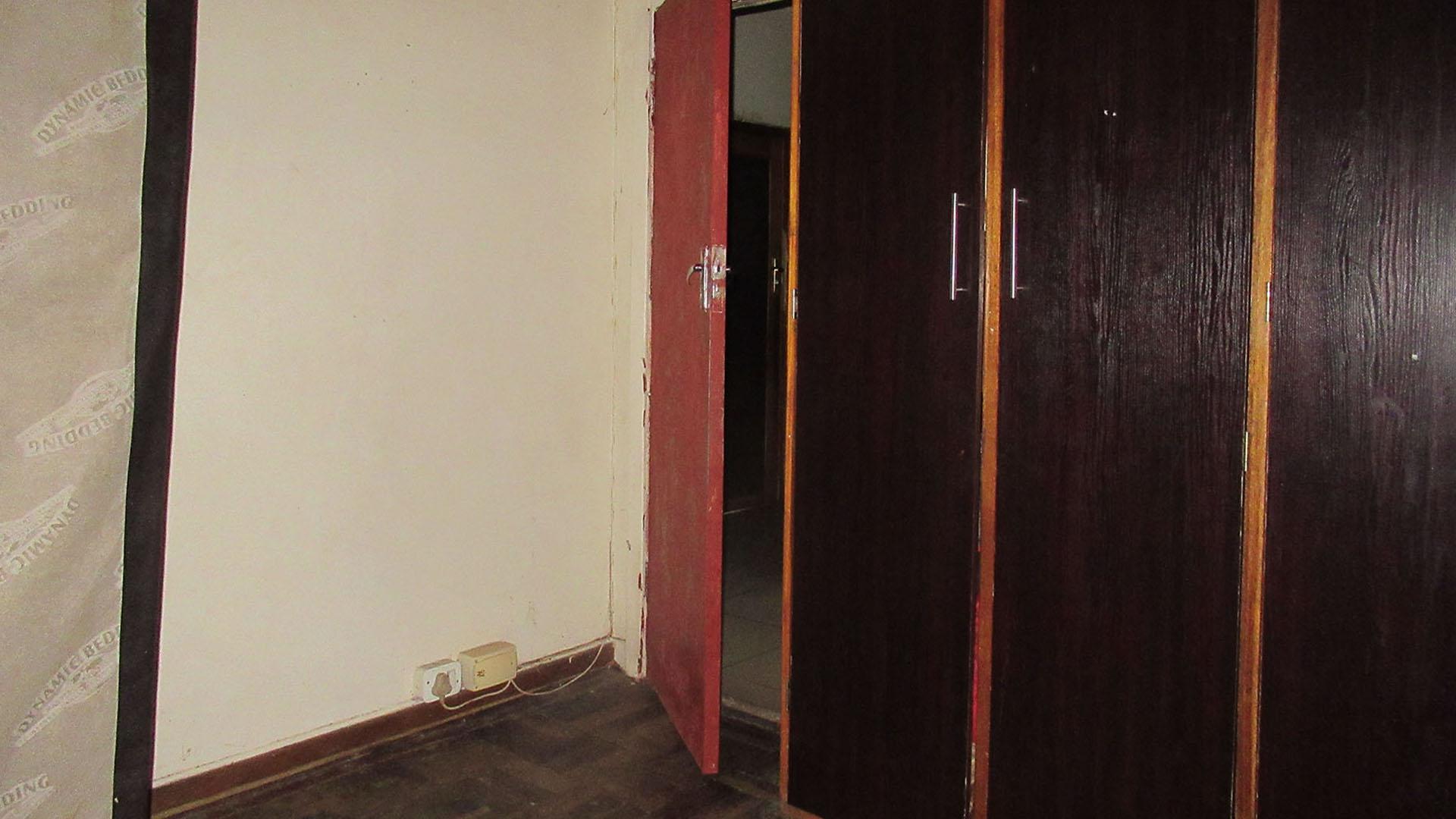 Bed Room 1 - 9 square meters of property in South Hills
