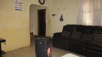 Lounges - 18 square meters of property in South Hills