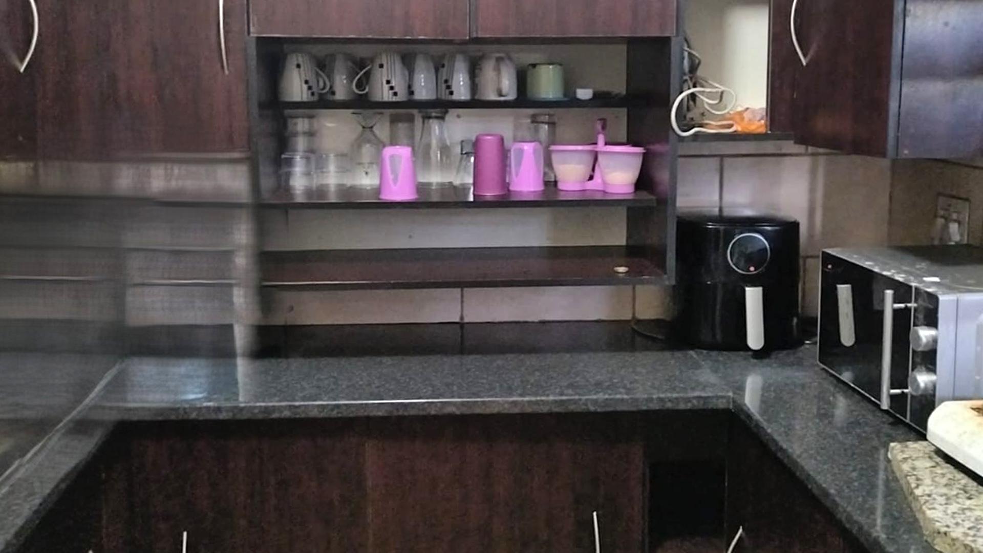 Kitchen of property in Silverton