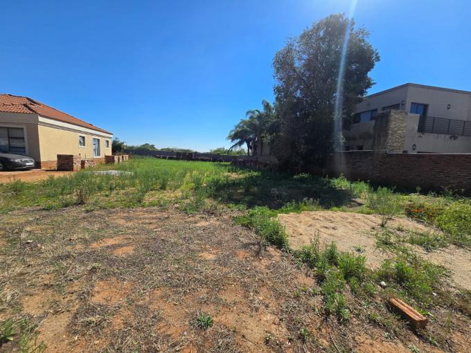 Land for Sale For Sale in Bendor - MR719332