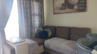 Lounges - 11 square meters of property in Lilianton