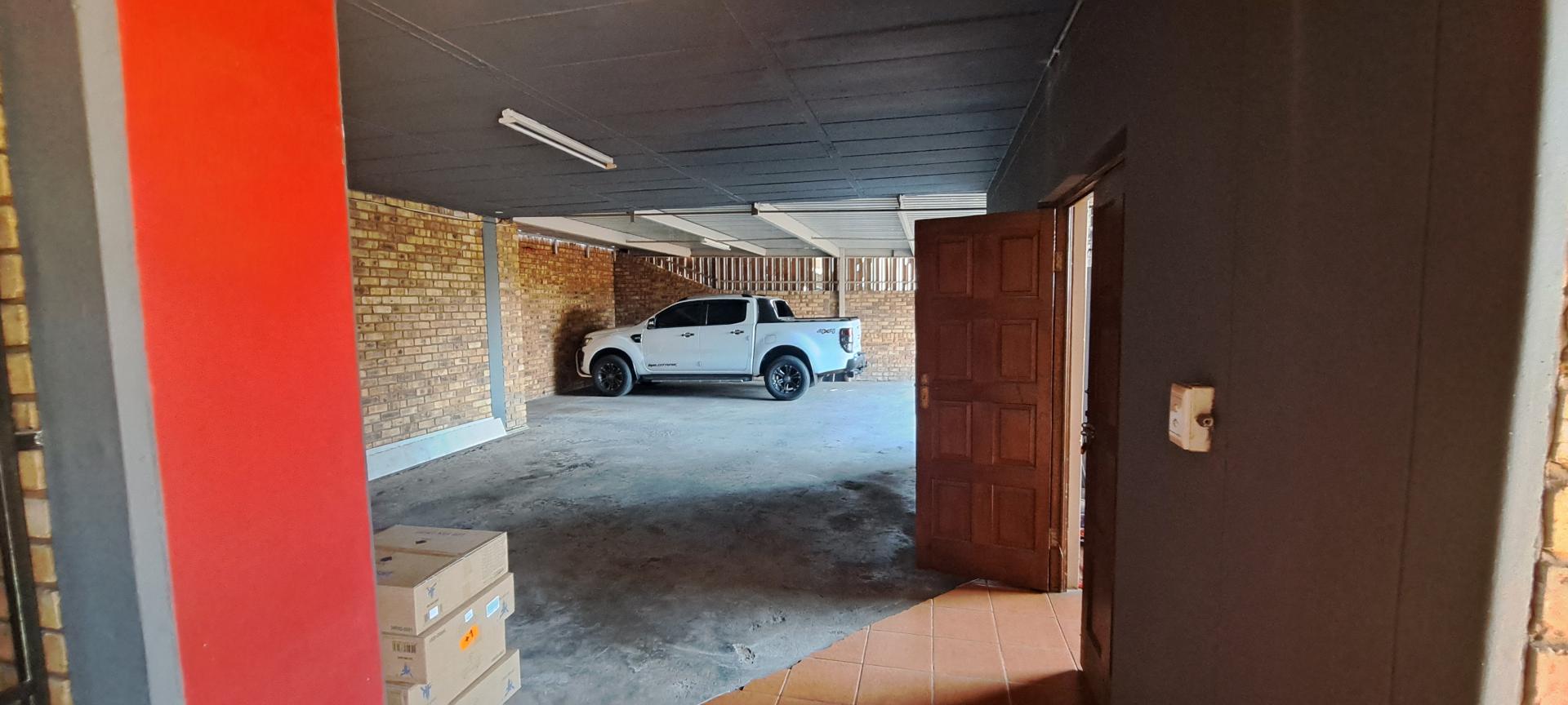  of property in Die Wilgers
