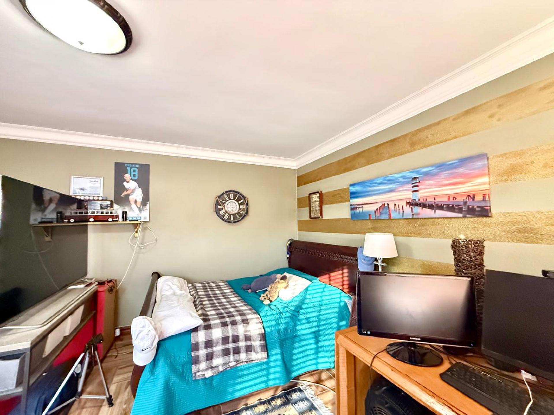  of property in Zwavelpoort