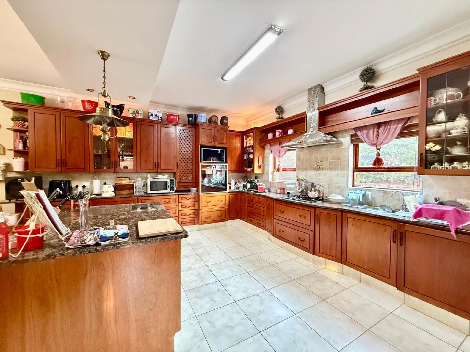  of property in Zwavelpoort