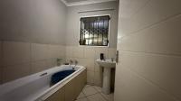 Bathroom 1 of property in Clewer