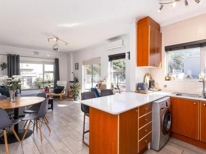 1 Bedroom Apartment for Sale For Sale in Tamboerskloof   - MR719393