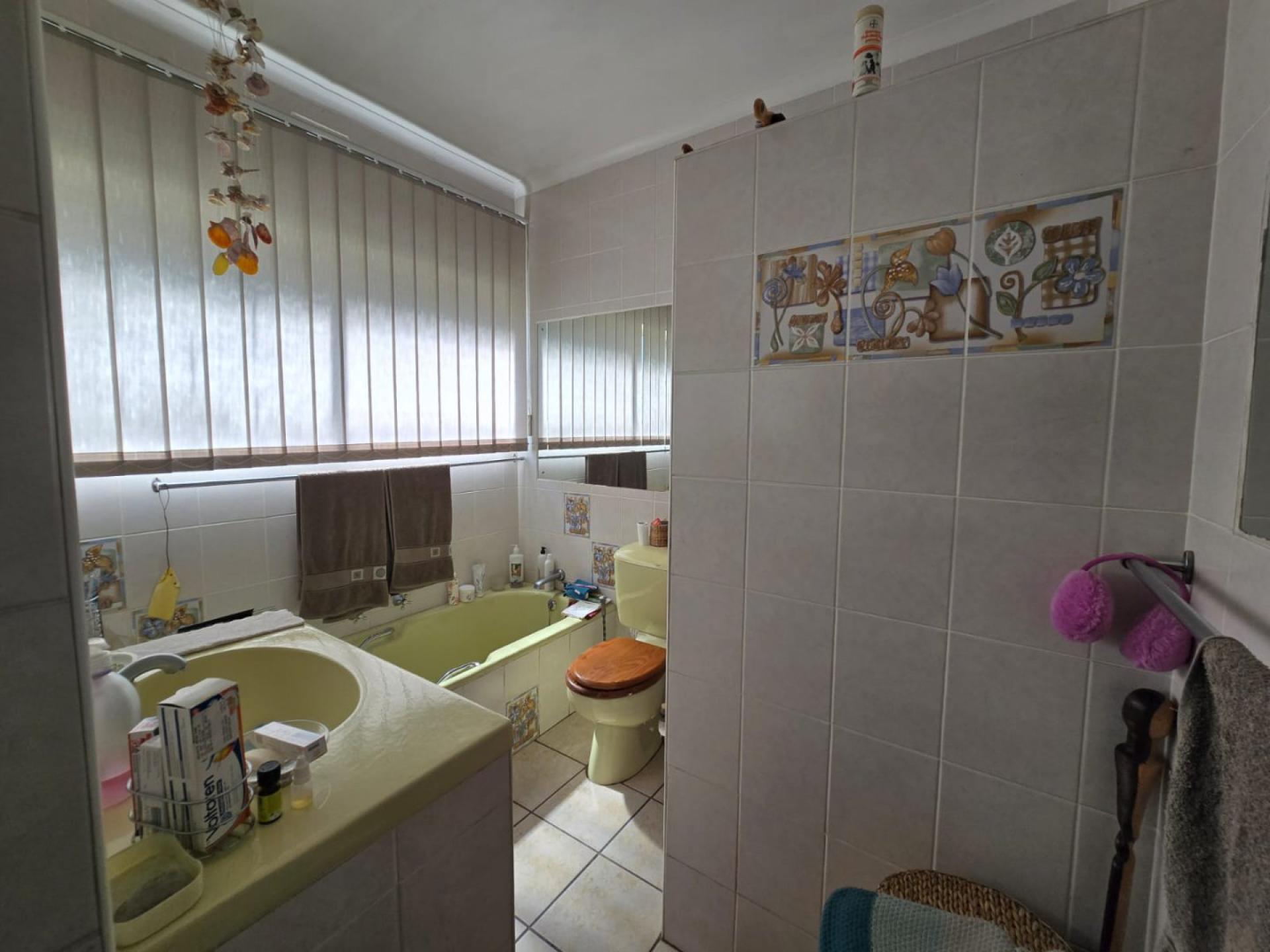  of property in Arcon Park