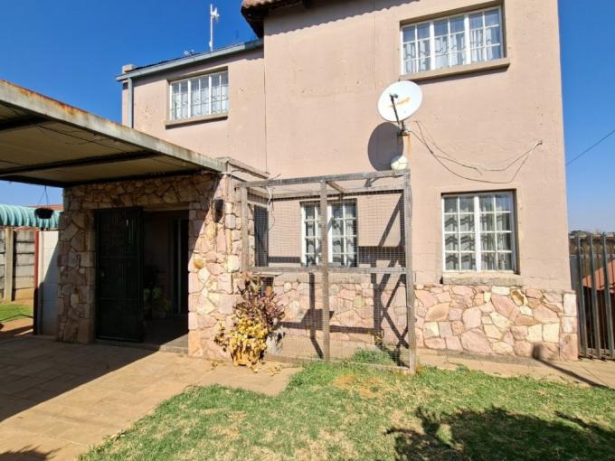 4 Bedroom House to Rent in Rensburg - Property to rent - MR719429