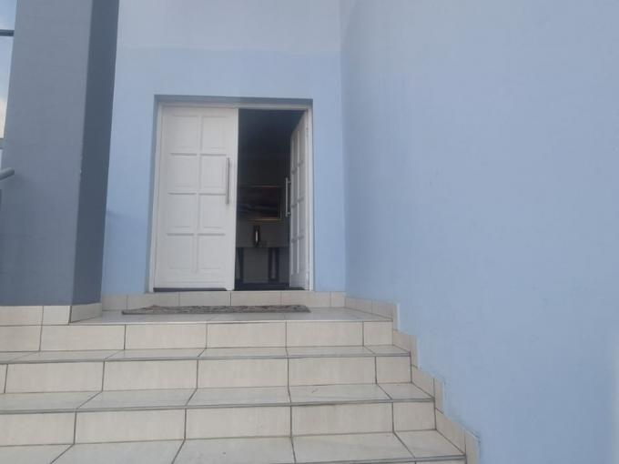 4 Bedroom Simplex for Sale For Sale in South Crest - MR719445