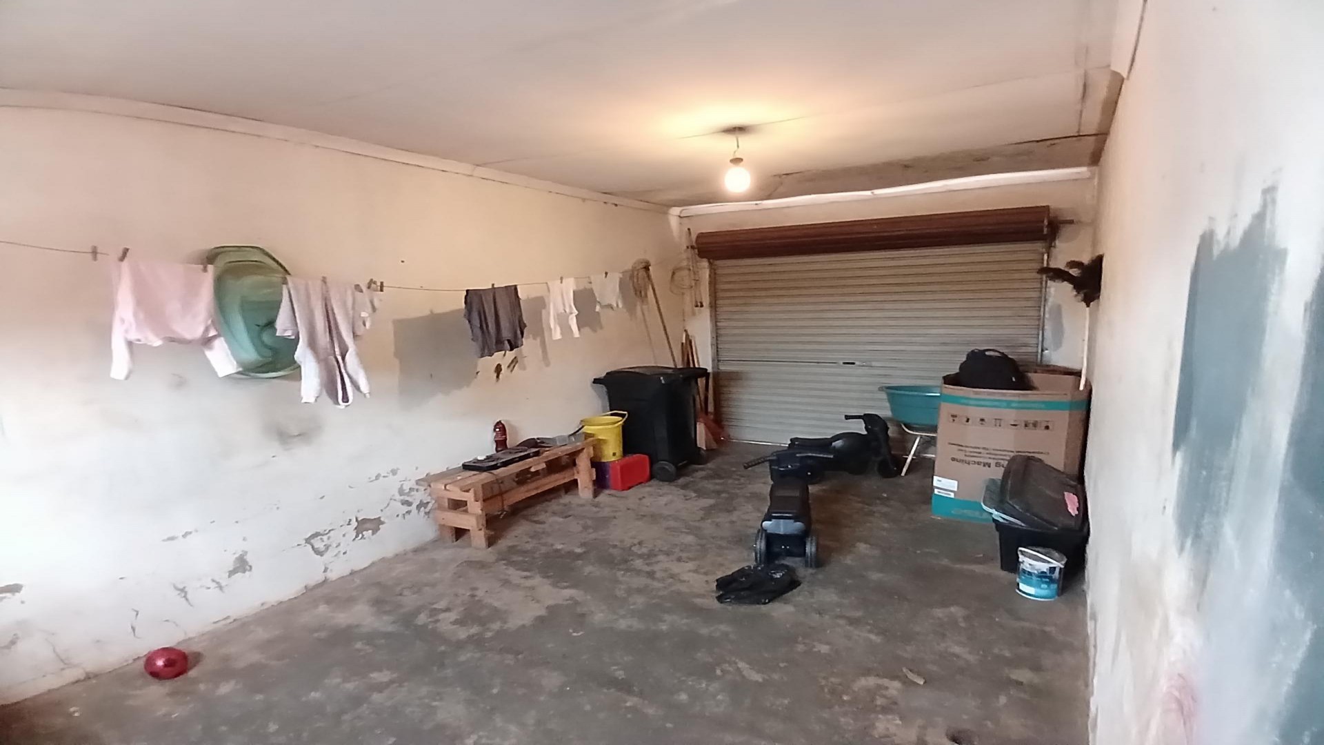 Garage of property in Tsakane