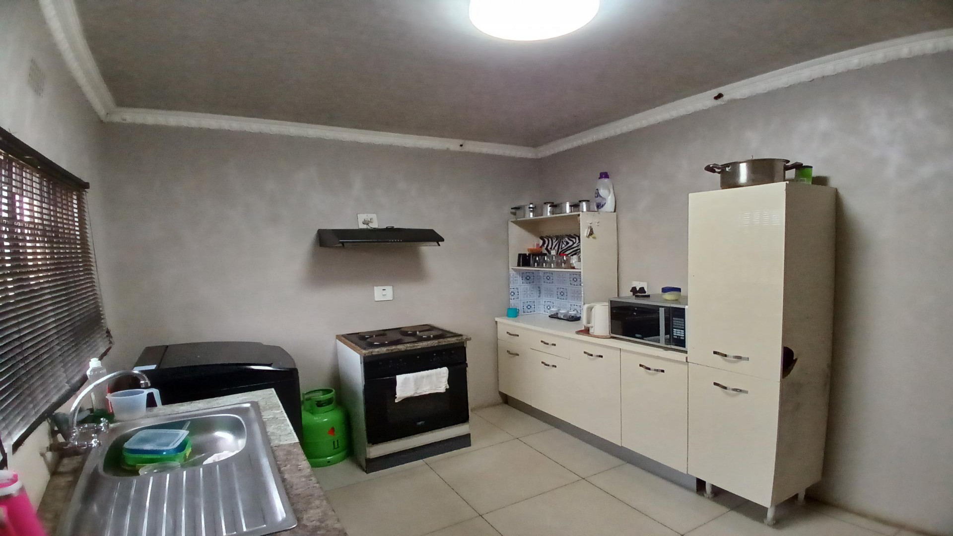 Kitchen of property in Tsakane