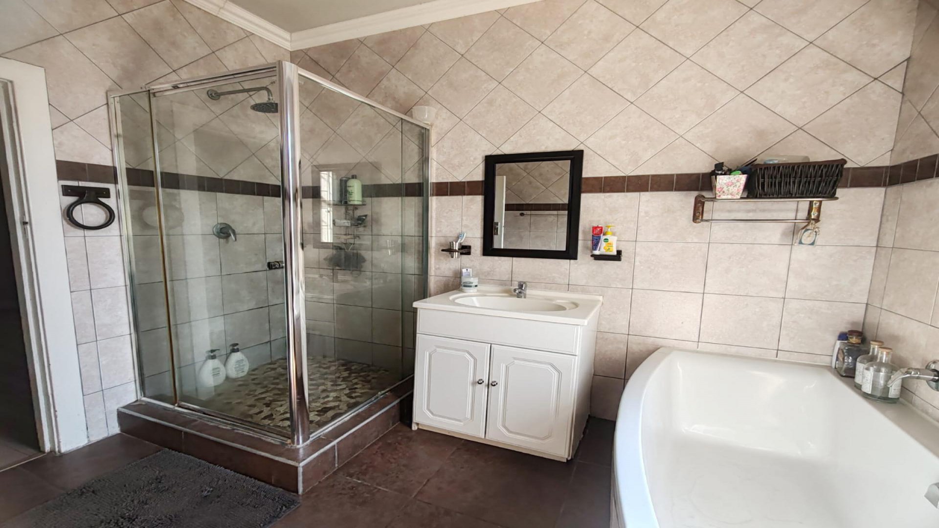 Bathroom 1 of property in Brakpan