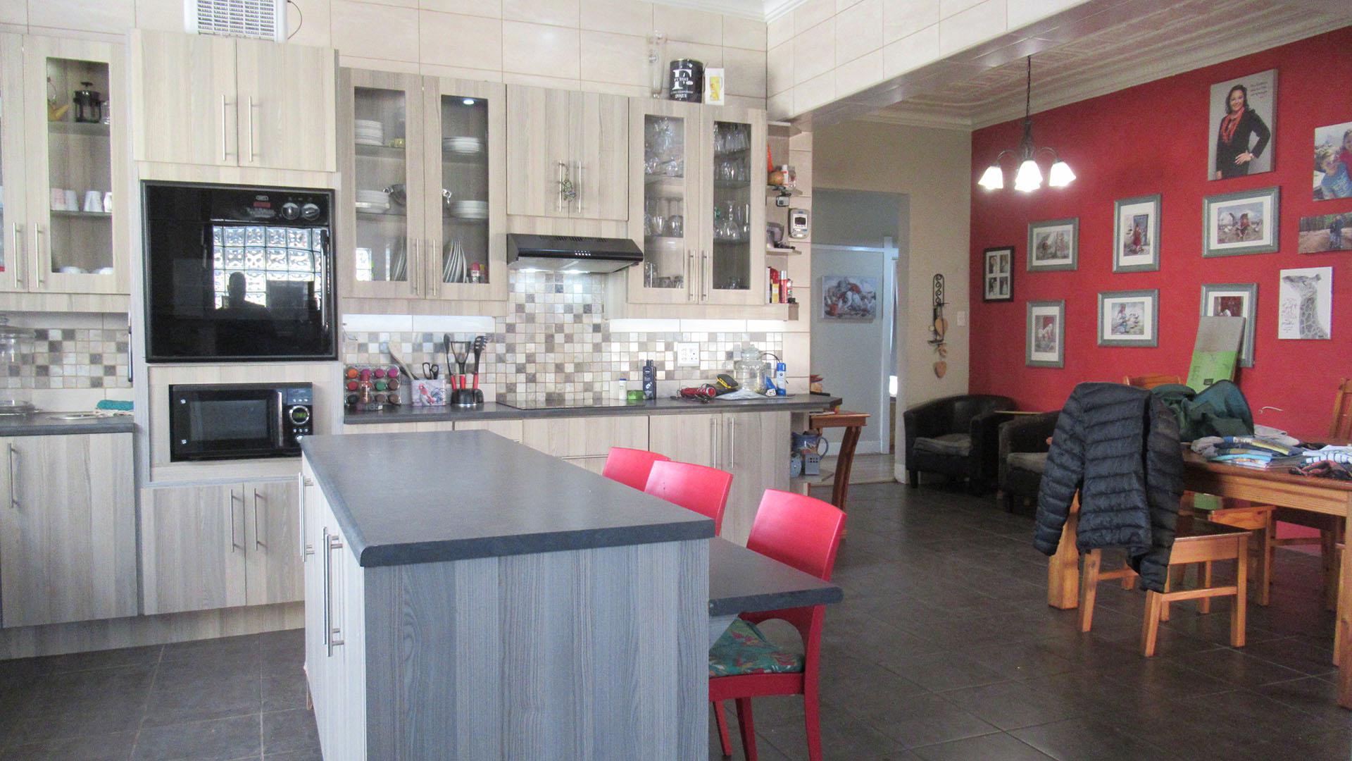 Kitchen - 32 square meters of property in Brakpan