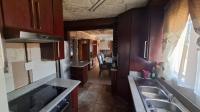 Kitchen of property in Mineralia