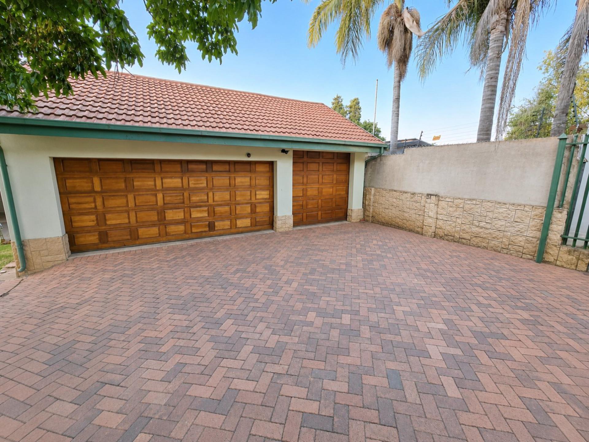  of property in Sinoville
