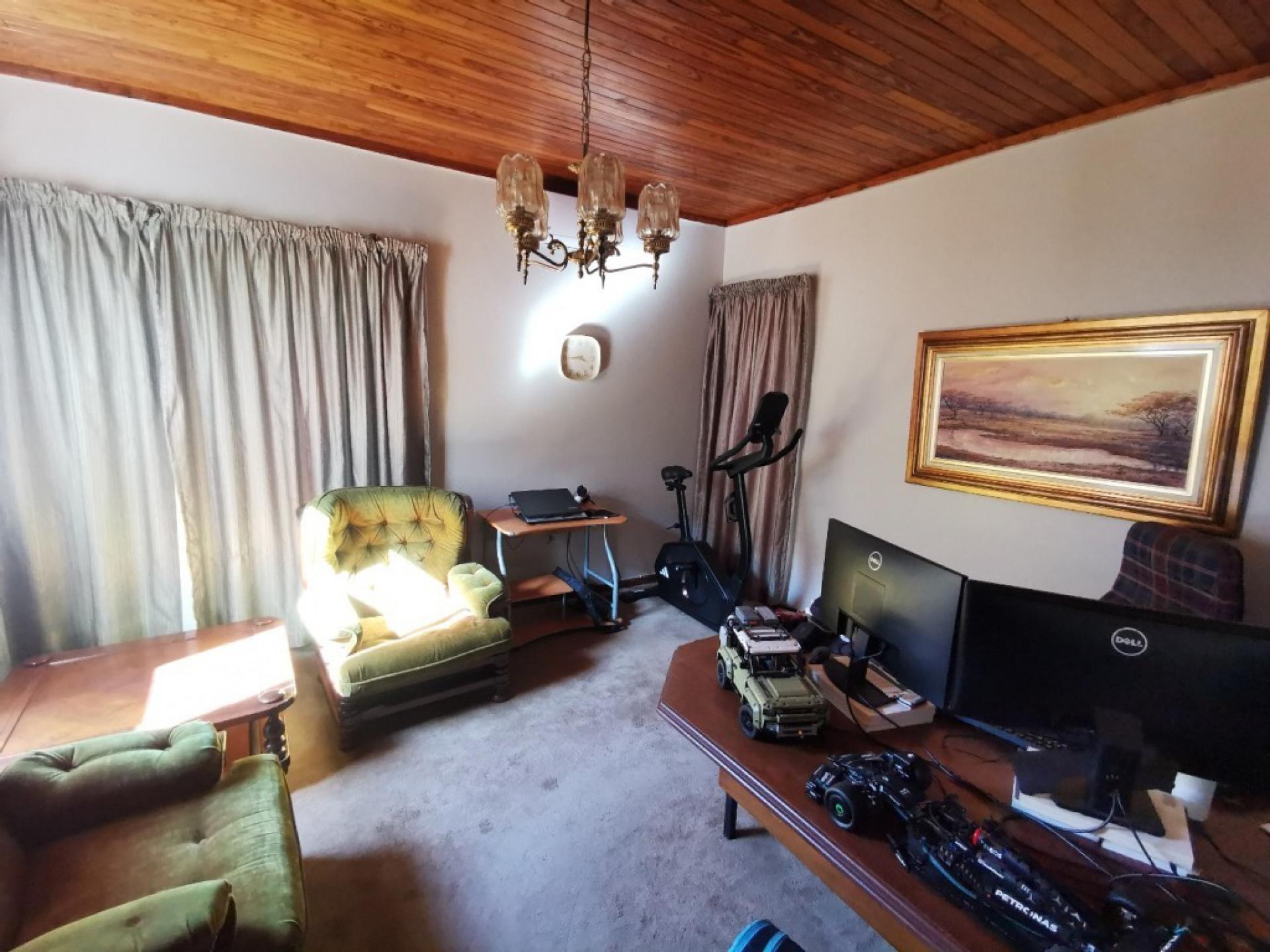  of property in Theresapark