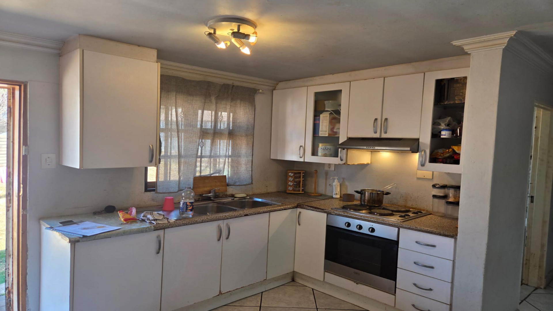 Kitchen of property in Heuweloord
