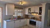 Kitchen of property in Heuweloord