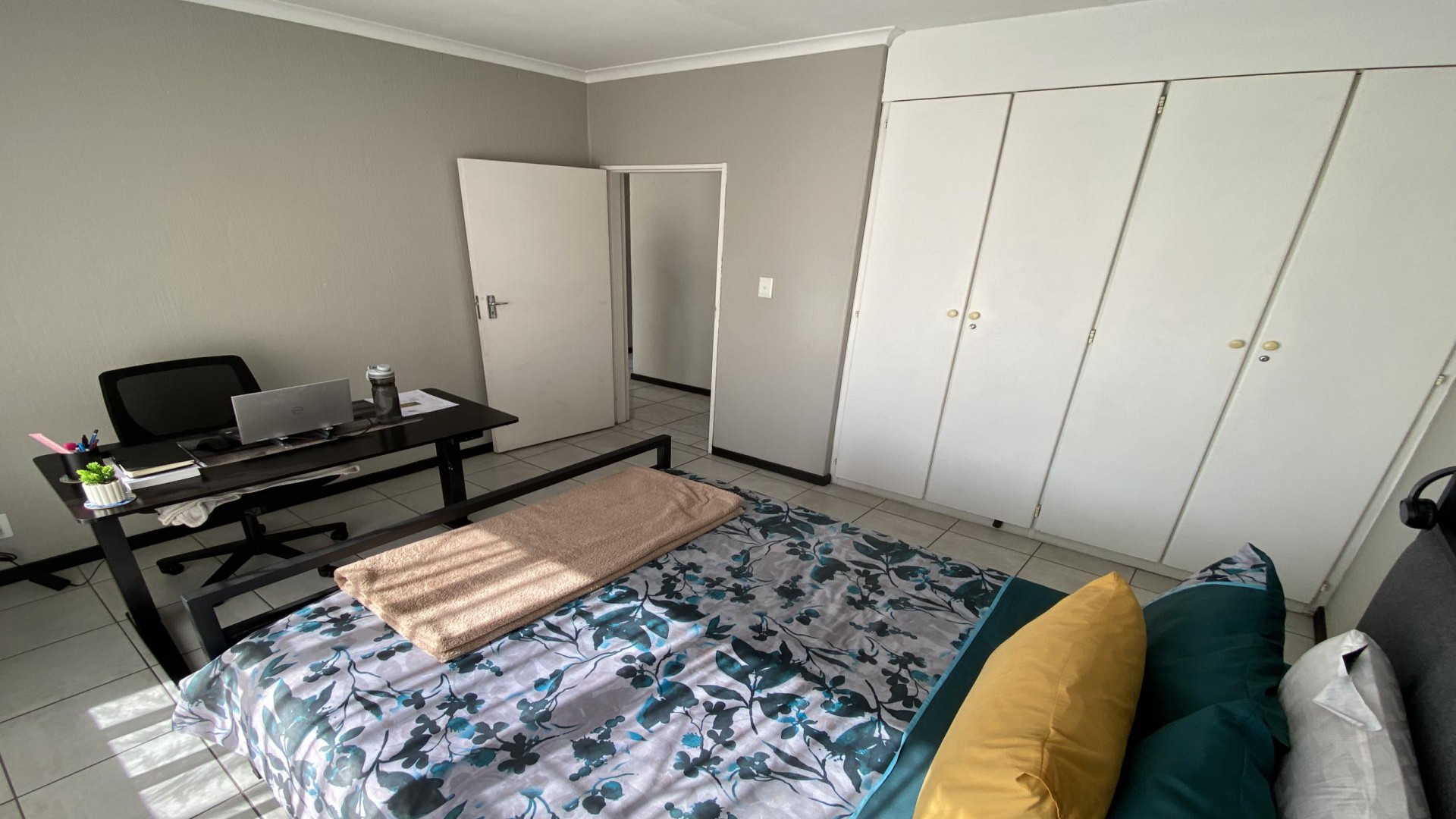 Bed Room 1 of property in Vorna Valley