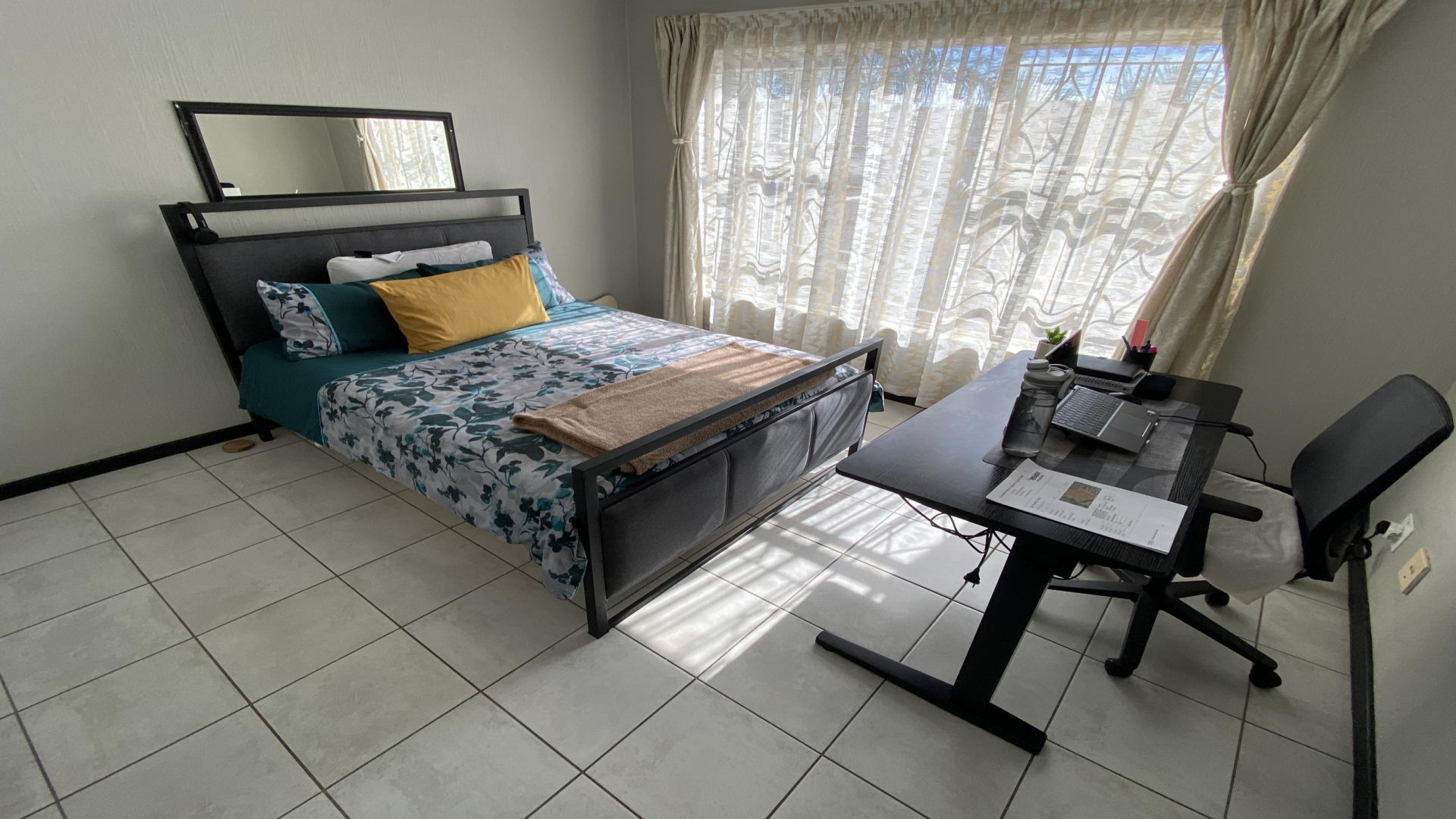 Bed Room 1 of property in Vorna Valley