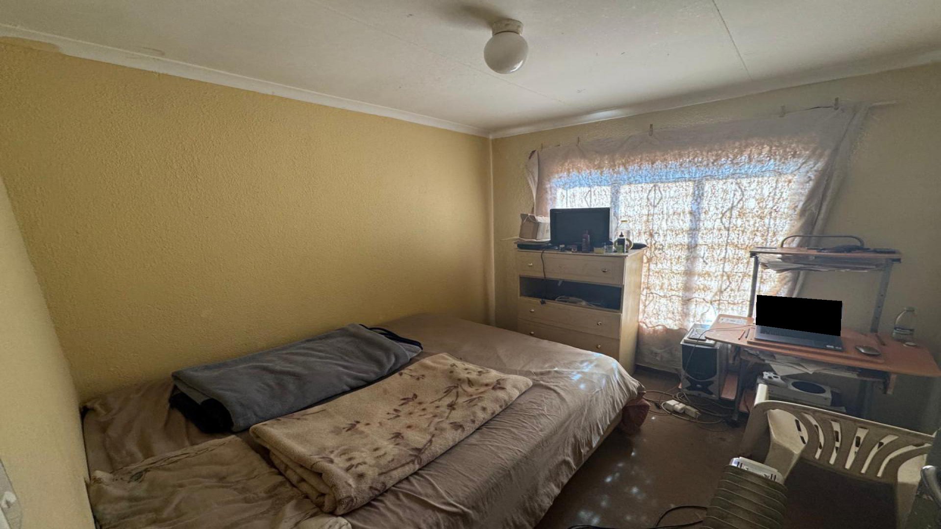 Bed Room 1 of property in Protea Glen